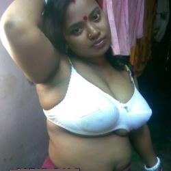 big leggings kiss aunty gallery photo