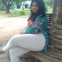 big leggings kiss aunty gallery photo