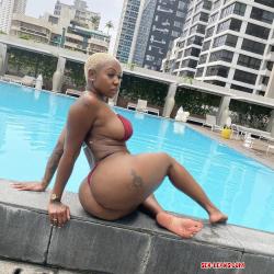 queen savage doll nude