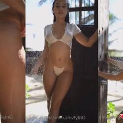 helayna desnuda