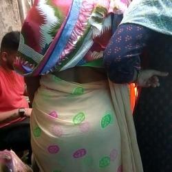 gand aunty saari pic