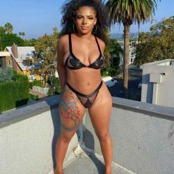 mikayla saravia onlyfan