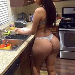 kenyan nude booty mini dressed photos