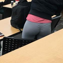 big ass lady pissing chupi