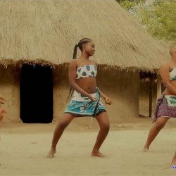 wanawake wazuli wakiwa uchi