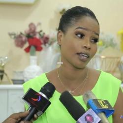 mke wa nyege aonyesha uji wake