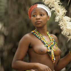 zulu naked pic