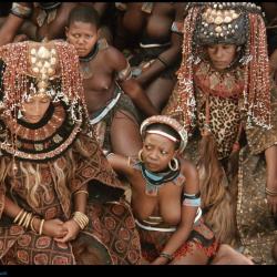 zulu naked pic