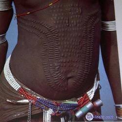 picha zawanawake waushanga kiunoni