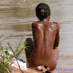 zulu naked pic