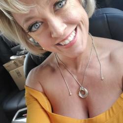 dee williams irresistible