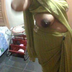 big tits saree pic