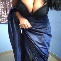 big tits saree pic