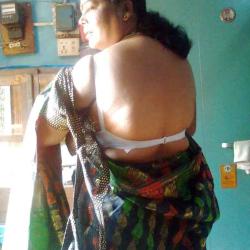 xossipy desi gaand