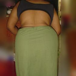 hot images sexy of aunty in peticoat