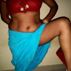 hot images sexy of aunty in peticoat