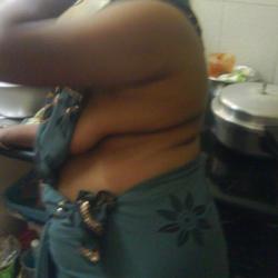 hot images sexy of aunty in peticoat