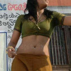 hot images sexy of aunty in peticoat