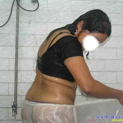 hot images sexy of aunty in peticoat