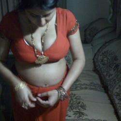 hot images sexy of aunty in peticoat
