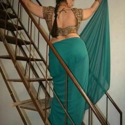 gaand images hd in dress and saari and nude gaand