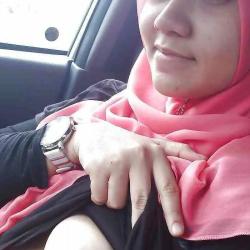 jilbab pamer susu