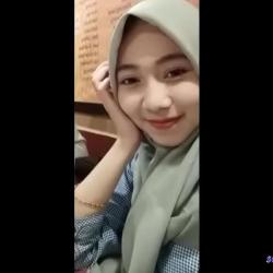 jilbab pamer susu
