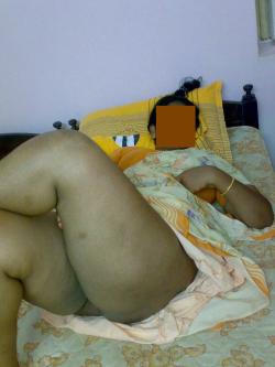 anty sex saree back side